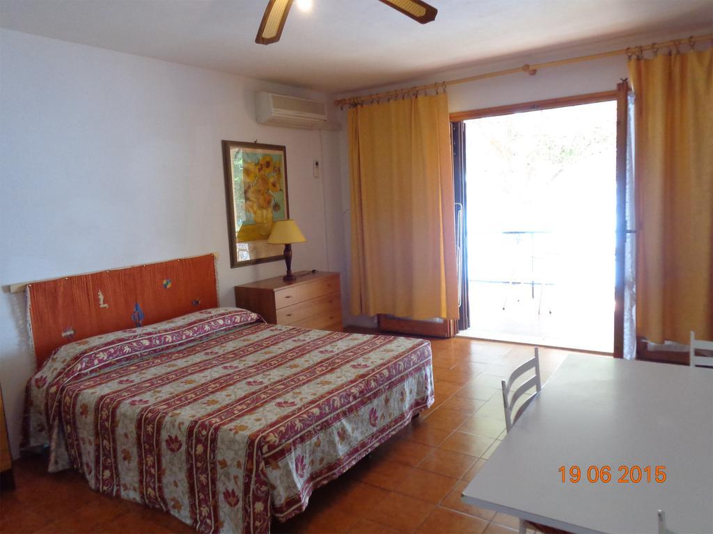 Residence La Calle Isola D'Elba Δωμάτιο φωτογραφία